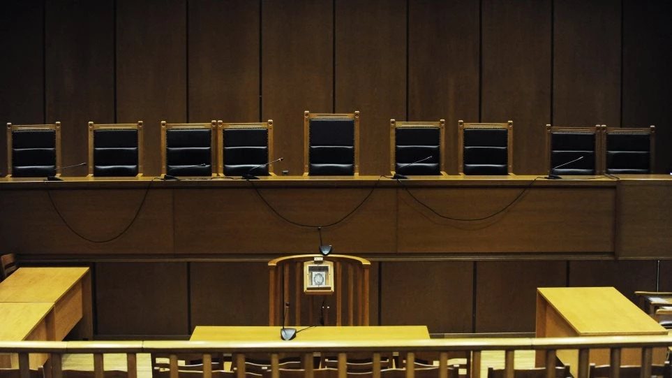 Δίκη για το έγκλημα στην Πετρούπολη: Σκότωσε την κόρη μας για να με εκδικηθεί…